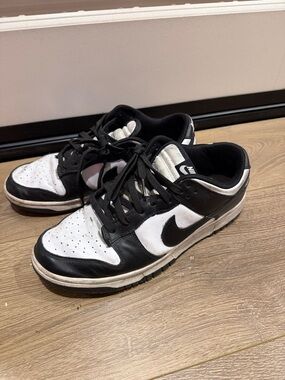 Nike Kids Black and White Low Top Sneakers